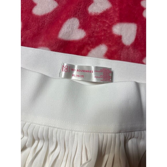 No Boundaries White Tennis Skirt XL NWT Athletic Skort Built In Shorts - Picture 2 of 3
